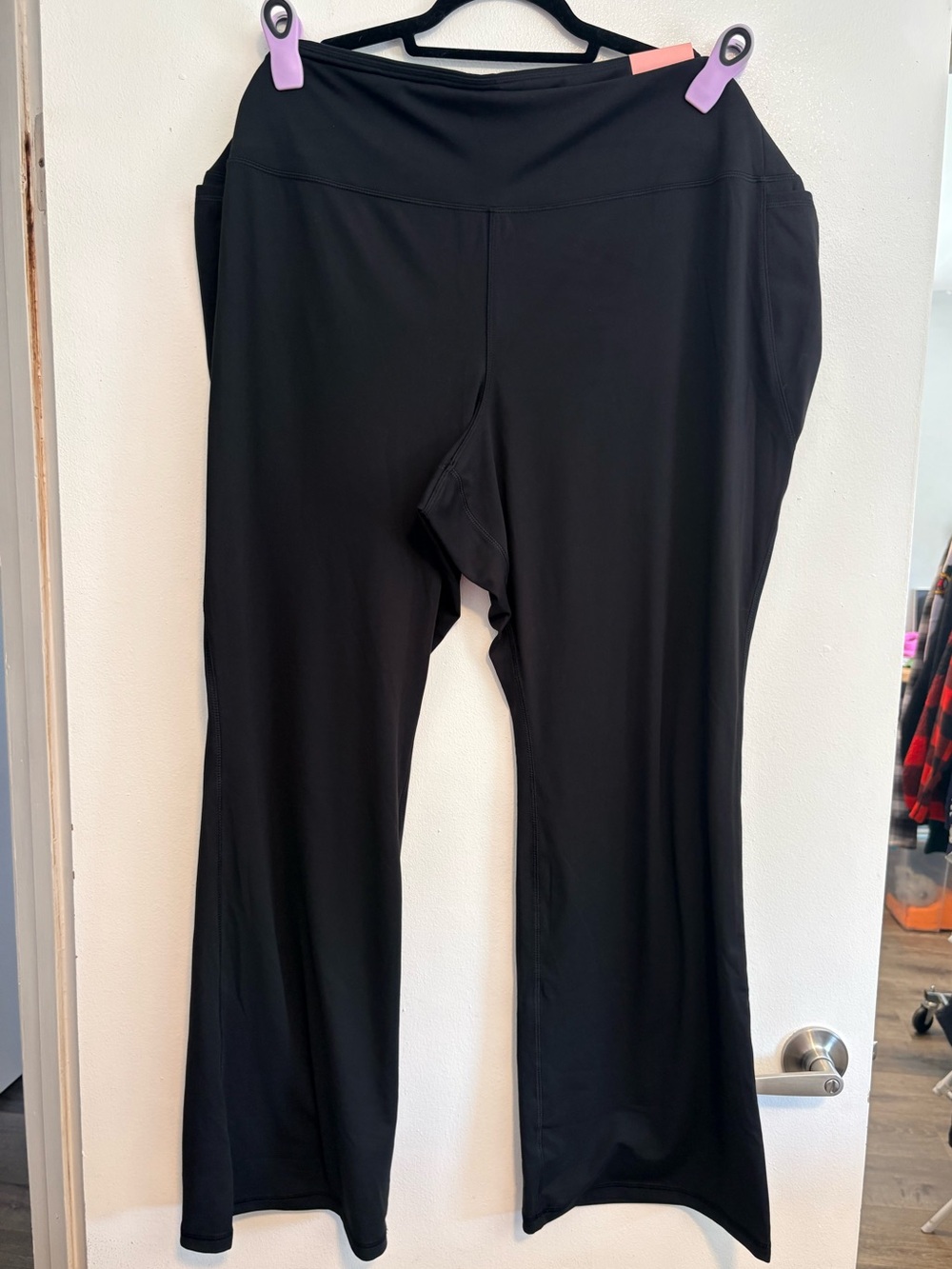LIVI Soft Recycled Bootcut Pant - size 30/32